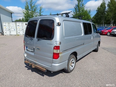 Toyota Hiace 2,5 D-4D 117 5ov pitkä 4WD 2009, kuva 2/8