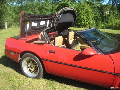 Chevrolet Corvette 1987, kuva 2/6