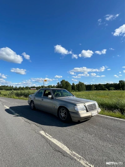 Mercedes-Benz E 200 Elegance 2,0 4d 1995, kuva 2/14