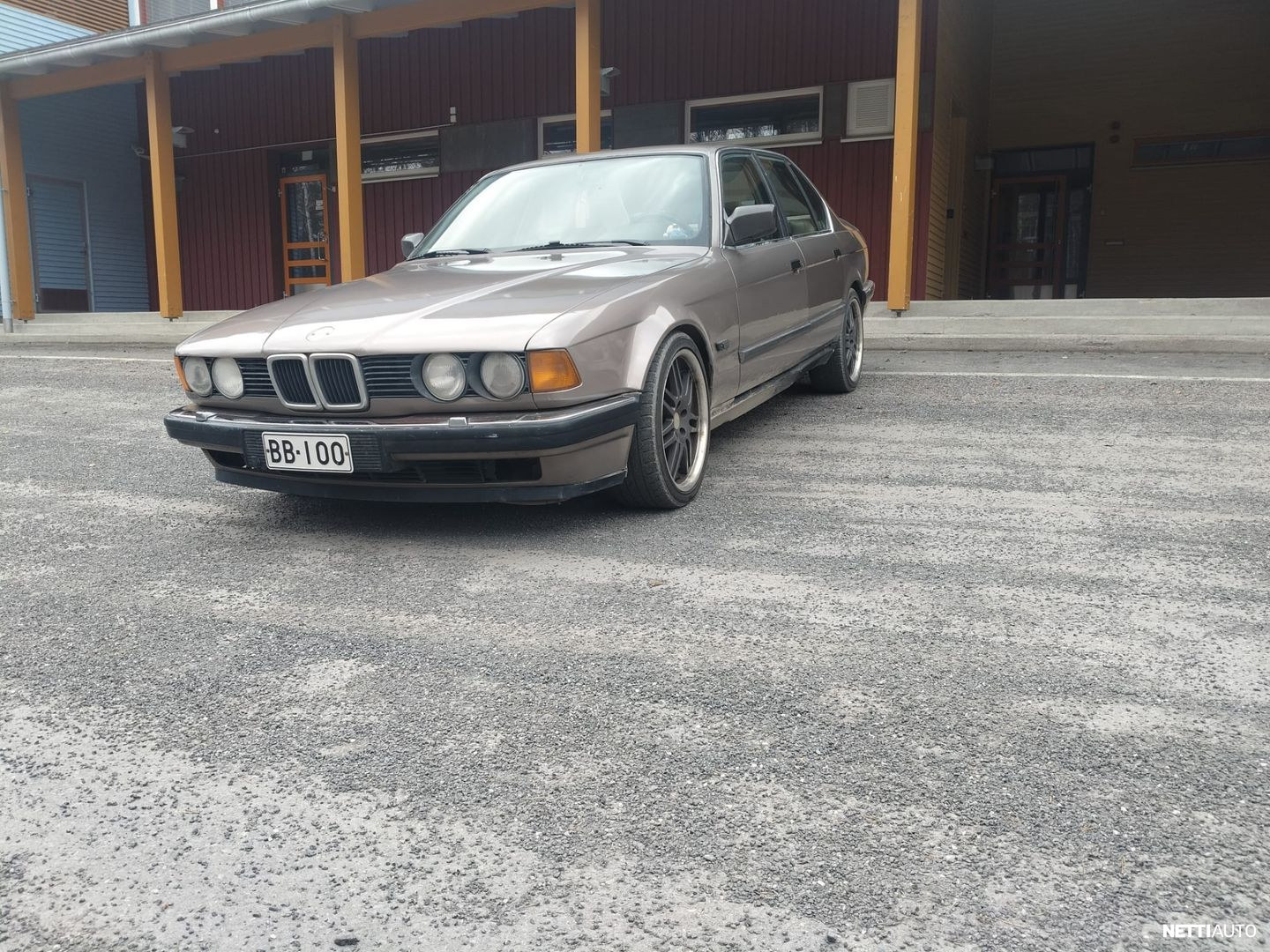 BMW 730