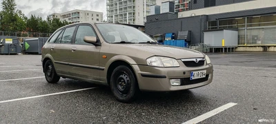 Mazda 323F 1999, photo 1/16