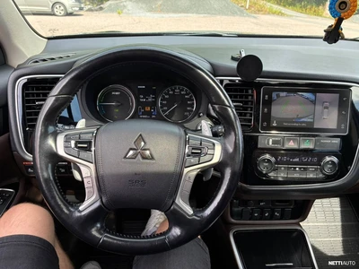 Mitsubishi Outlander PHEV 2018, kuva 6/6