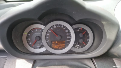 Toyota RAV4 2006, kuva 4/9