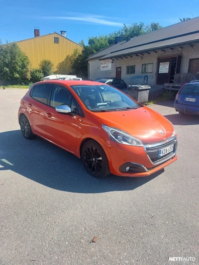 Peugeot 208 Style VTi 82 5-ov 2016, kuva 2/7