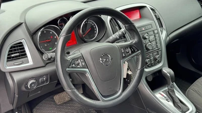 Opel Astra 2.0 CDTI 121kW AT6 Enjoy 2014, photo 7/17