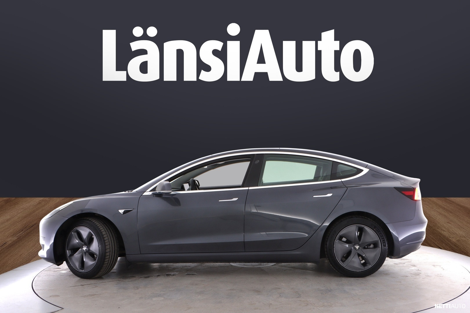 Tesla Model 3 2020, kuva 5/33