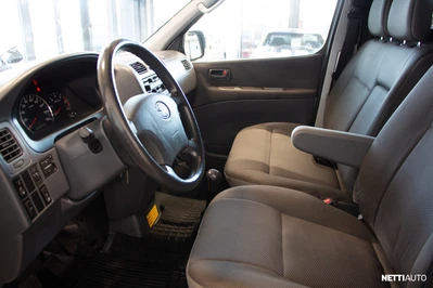 Toyota Hiace 2.5 D-4D 117 5ov 4WD pitkä 2011, photo 5/15