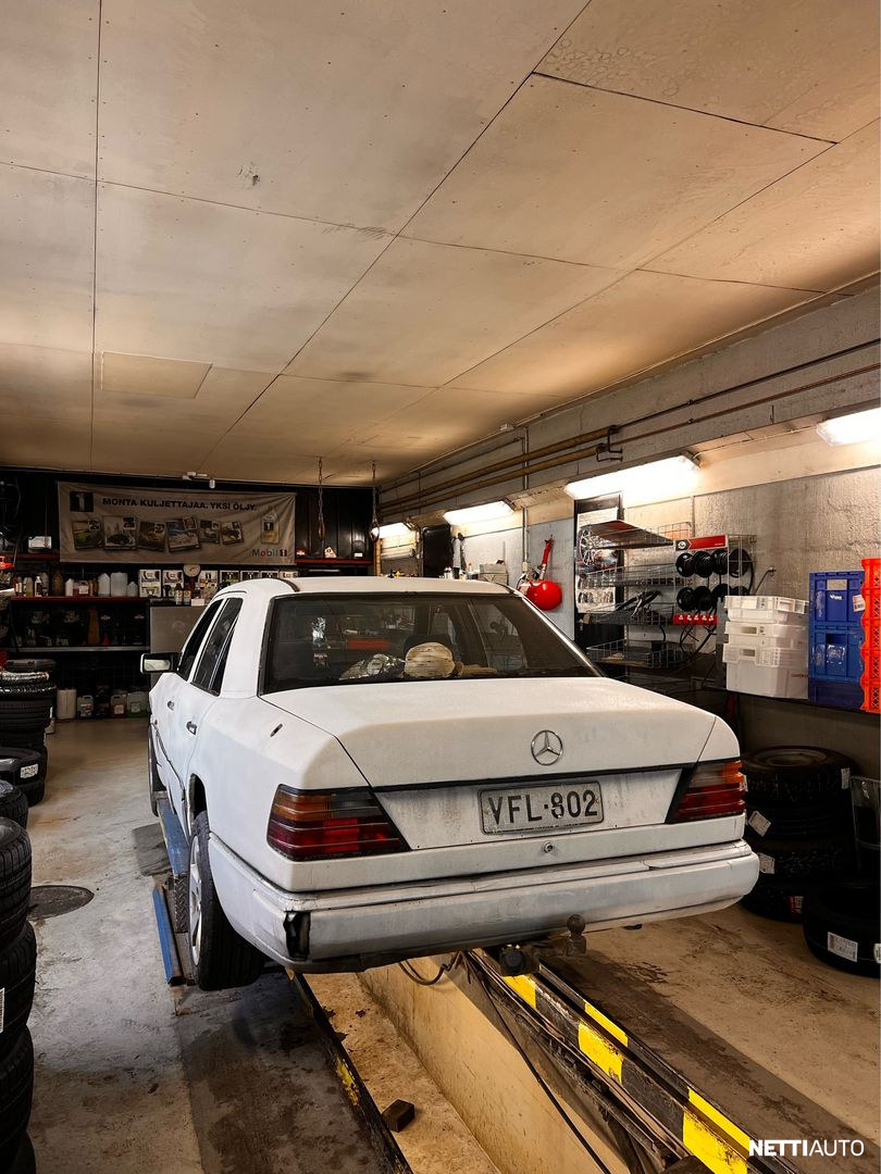 Mercedes-Benz 200