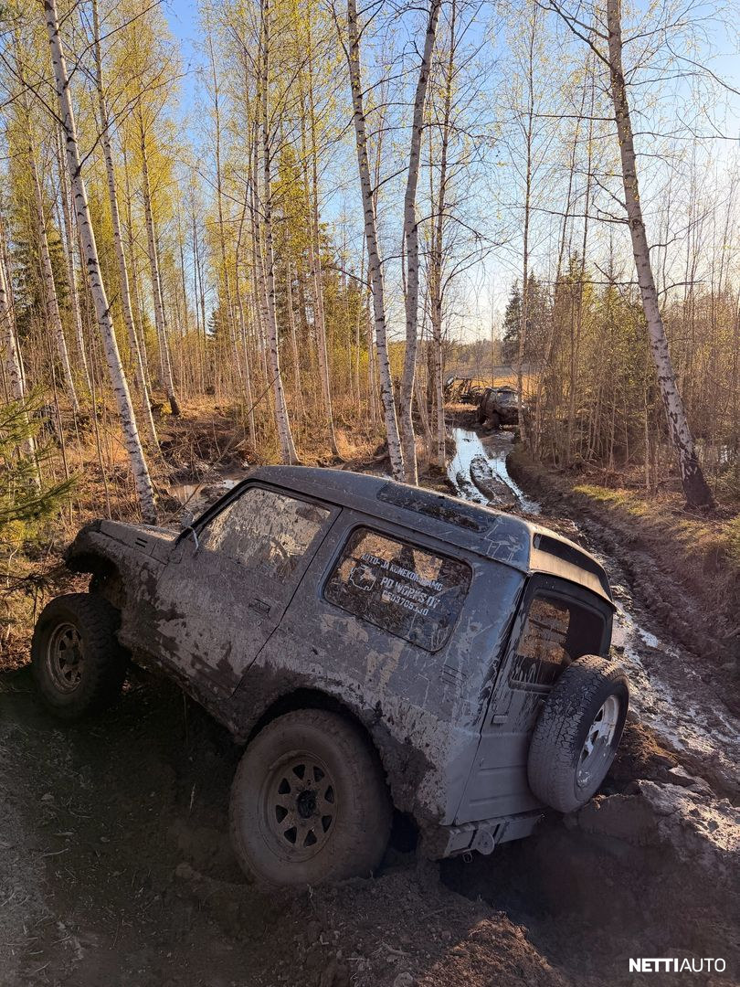 Suzuki Samurai