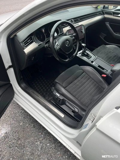 Volkswagen Passat 2018, photo 6/9