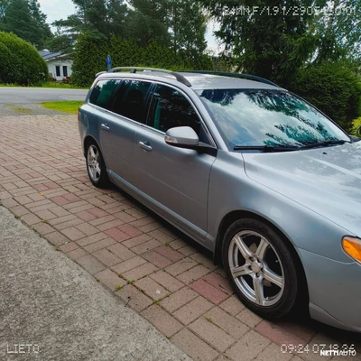 Volvo V70 2,0D Momentum 2010, kuva 1/14