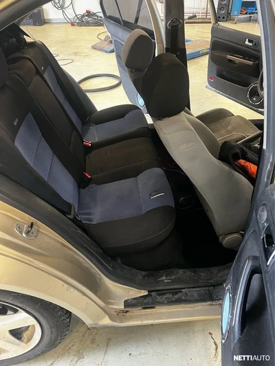 Volkswagen Bora 1.6 16v 77kw 2004, photo 4/4