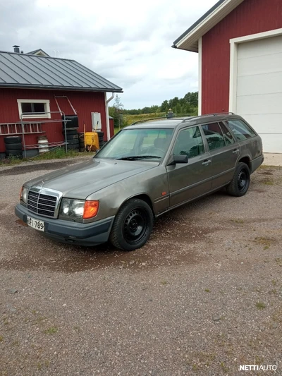 Mercedes-Benz 230 1989, kuva 7/8