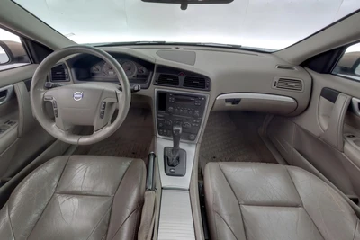 Volvo V70 D5 120kw AWD man "Facelift" 2005, kuva 7/10