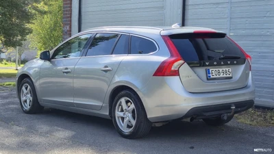 Volvo V60 D3 Ocean Race Business aut 2012, kuva 3/8