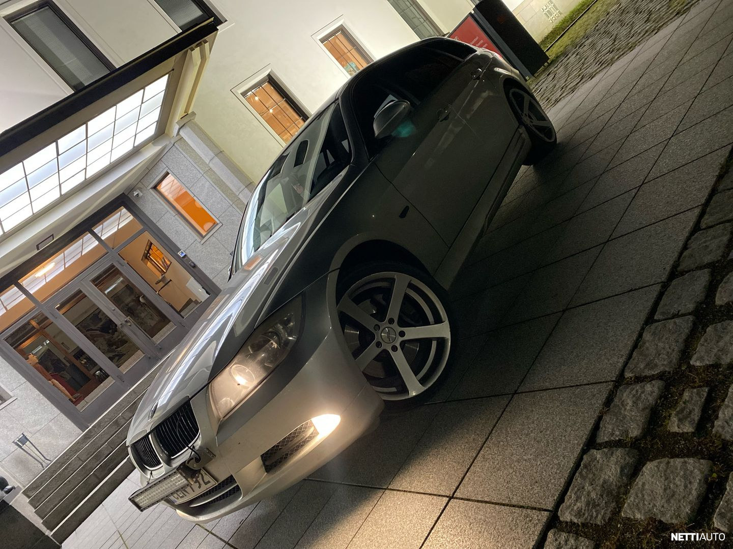 BMW 335