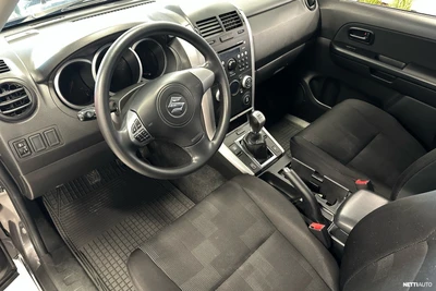Suzuki Grand Vitara 2012, kuva 7/21