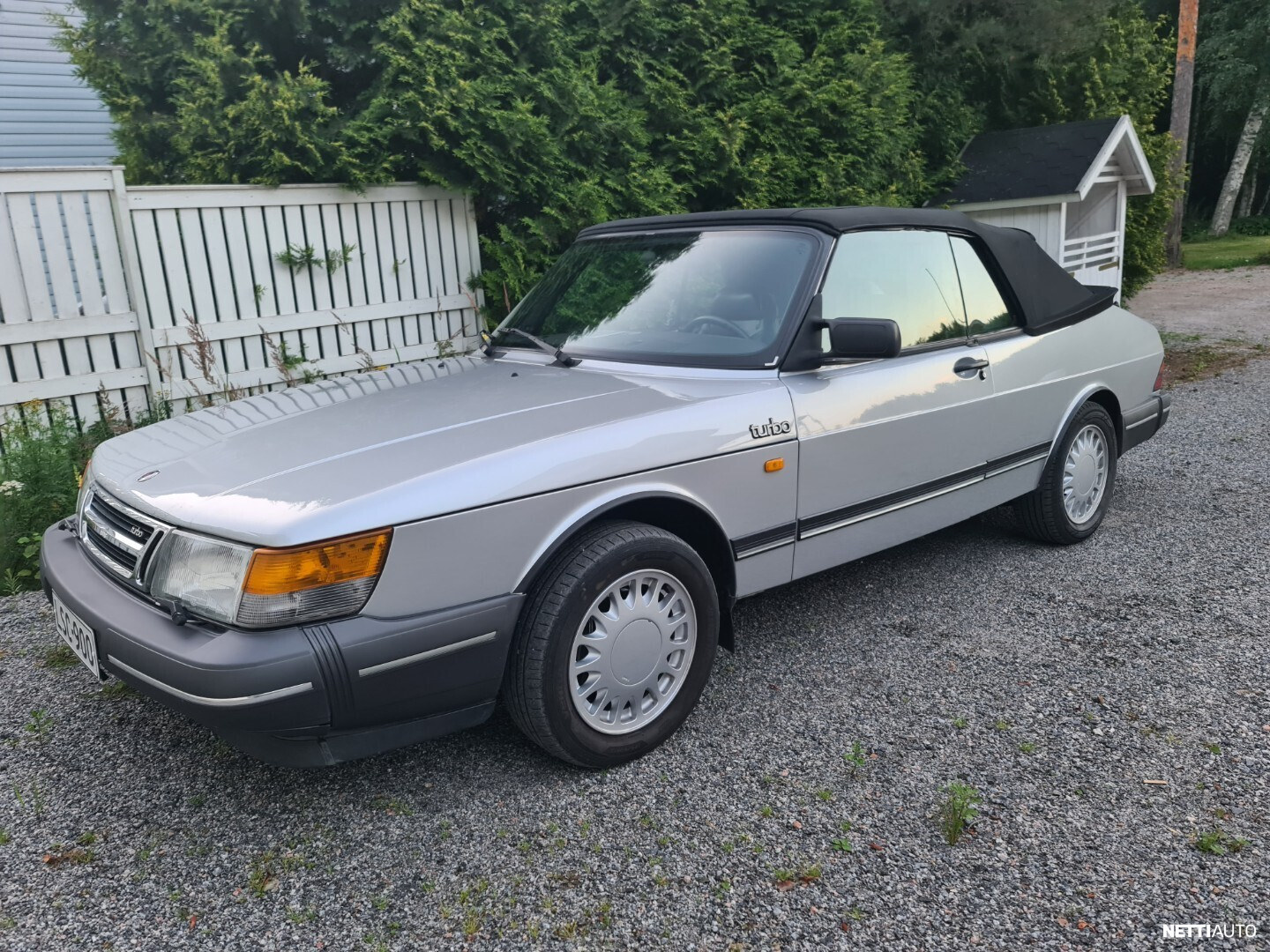 Saab 900