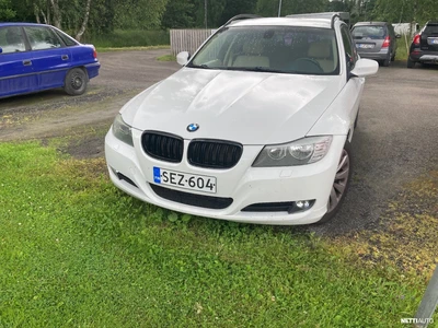 BMW 318 2009, photo 1/9