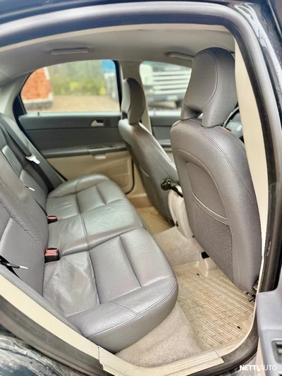 Volvo S40 2010, photo 6/17