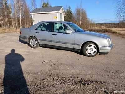 Mercedes-Benz E 290 TD Elegance 1998, kuva 3/14