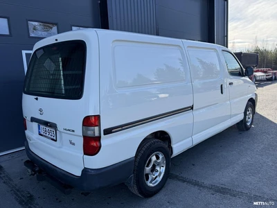 Toyota Hiace 2010, photo 6/16