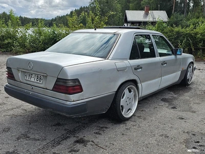 Mercedes-Benz E 1994, kuva 3/20