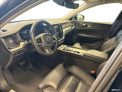 Volvo V60 2022, photo 7/24