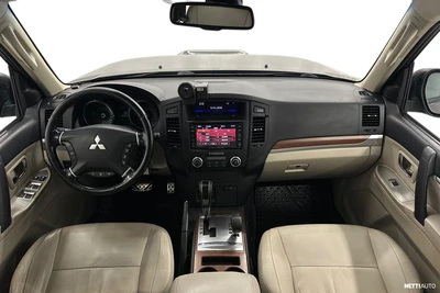 Mitsubishi Pajero 2011, photo 7/38