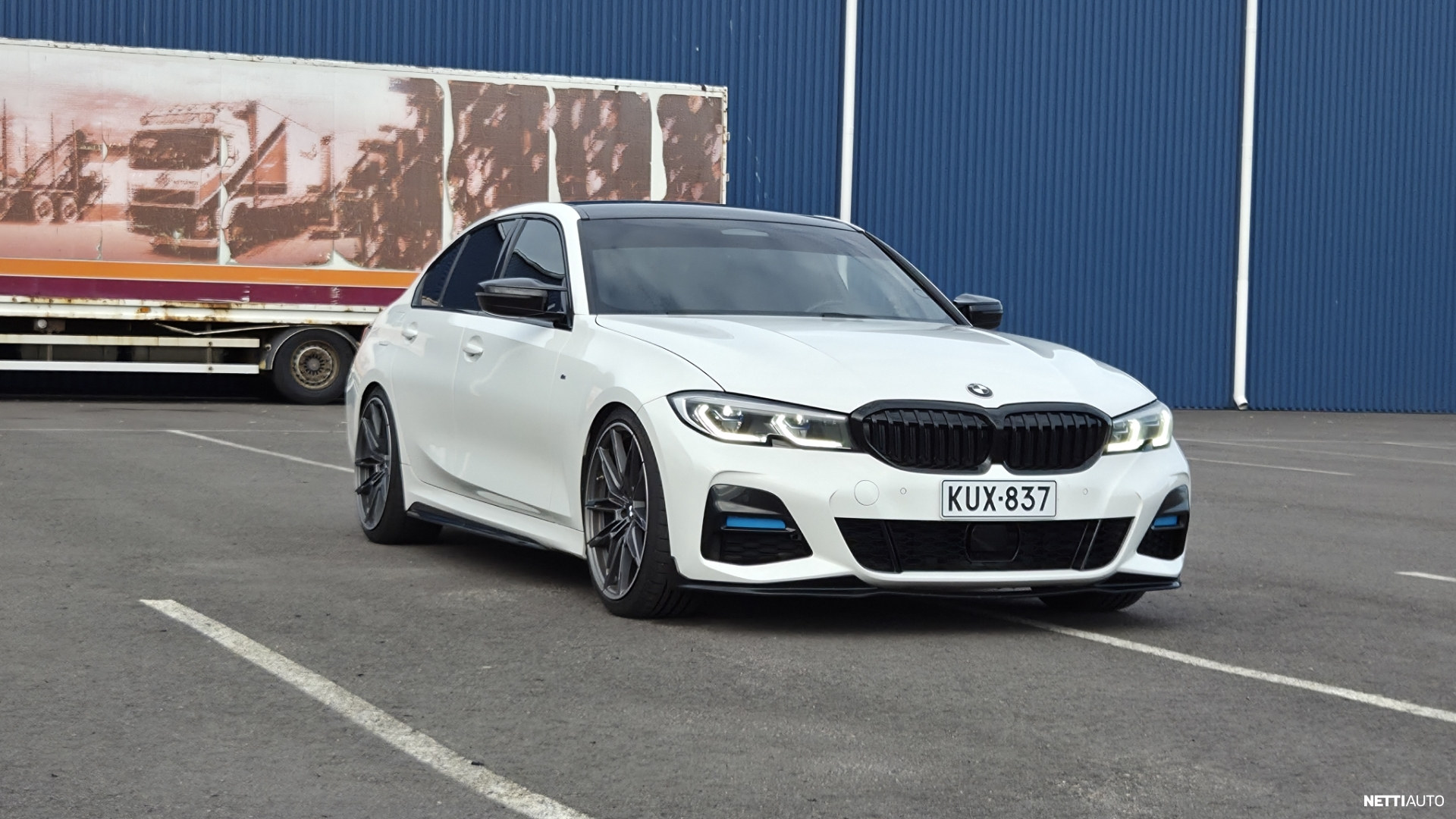 BMW 330