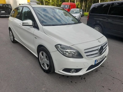 Mercedes-Benz B 200 2012, kuva 2/10