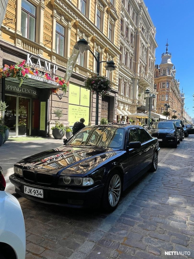BMW 728