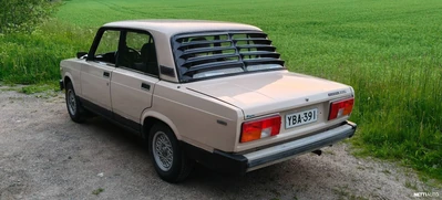 Lada 2105 1995, kuva 5/9