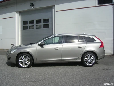 Volvo V60 D5 AWD Summum aut 2012, photo 2/14