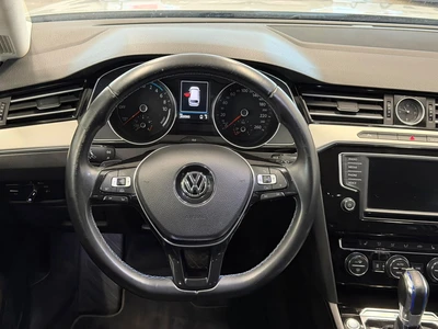 Volkswagen Passat 2017, photo 7/15