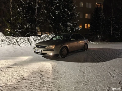Ford Mondeo 2,0TDCi 130hv A5 Ghia Sedan 2003, kuva 4/7