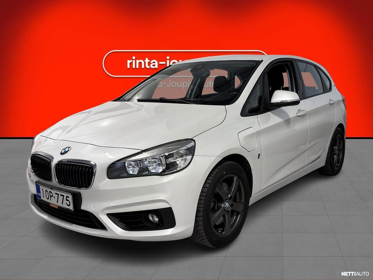 BMW 225