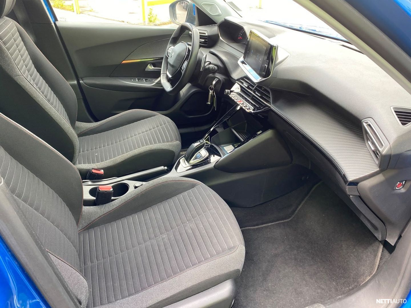Peugeot 2008 2020, kuva 6/8