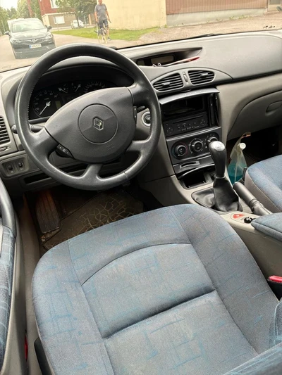 Renault Laguna 2002, photo 6/9