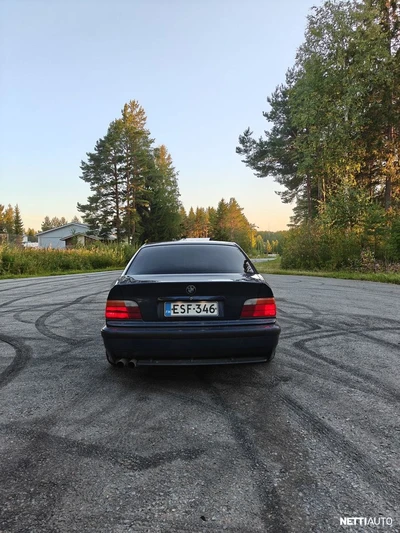 BMW 320 1995, photo 4/9