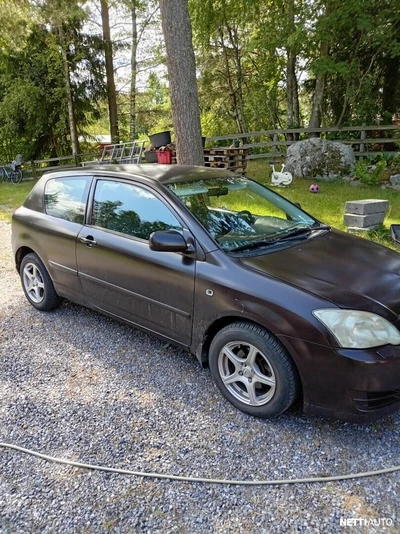 Toyota Corolla 2005, kuva 2/4