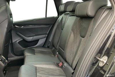Skoda Octavia Combi 1.4 TSI PHEV RS iV 2023, kuva 7/9