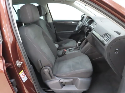 Volkswagen Tiguan 2022, photo 6/10