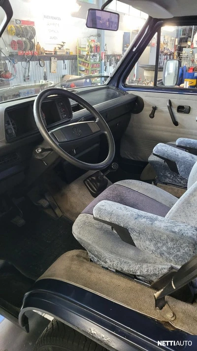 Volkswagen Transporter Caravelle 1991, photo 7/7