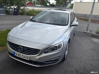 Volvo V60 D4 (140KW/190PS) Summum aut. 2017, photo 2/10