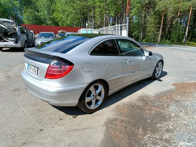 Mercedes-Benz C Kompressor Sportcoupe 2002, photo 4/6