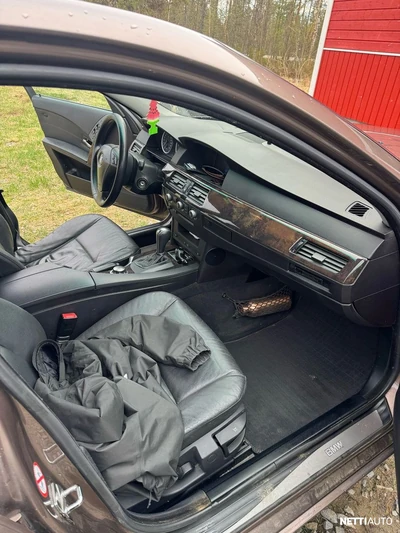 BMW 525 2004, photo 2/9