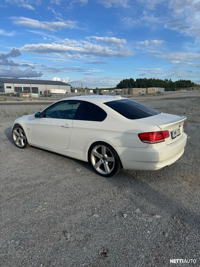 BMW 320 2008, photo 4/24