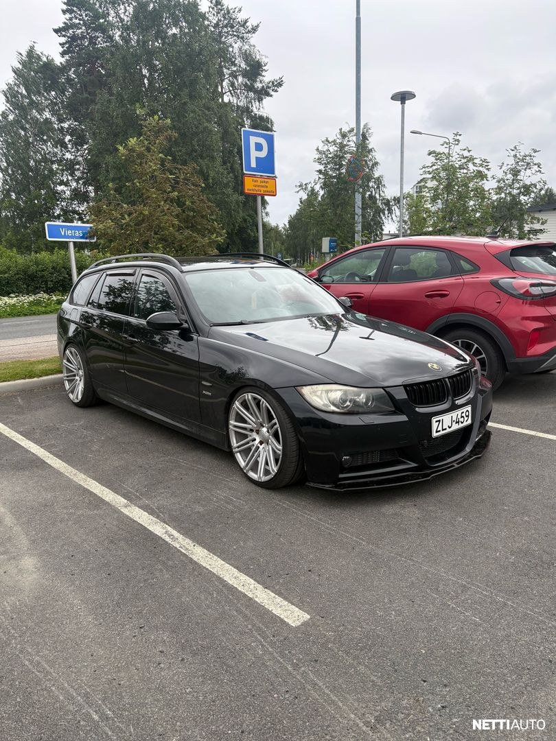 BMW 330