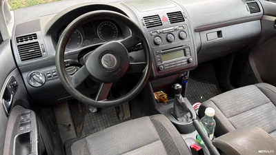 Volkswagen Touran 2005, kuva 5/5